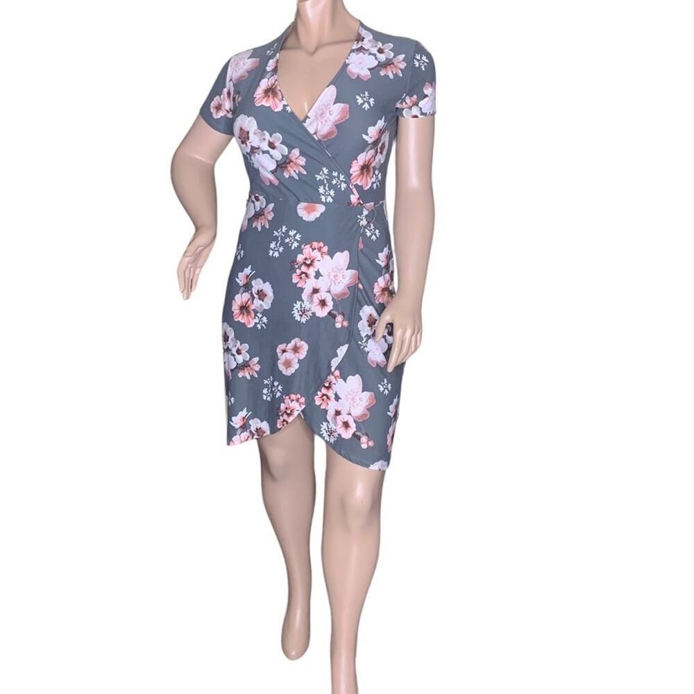J for Justify Bodycon Dress Size 1X Gray and Pink Floral Print Mock Wrap…